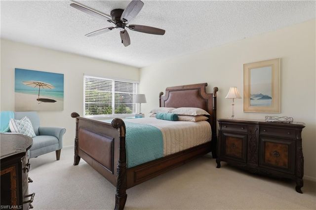 1086 Forest Lakes DR 106, Naples, FL 34105