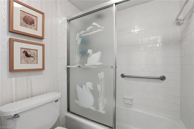 1086 Forest Lakes DR 106, Naples, FL 34105