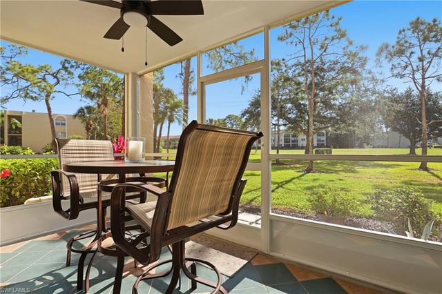 1086 Forest Lakes DR 106, Naples, FL 34105