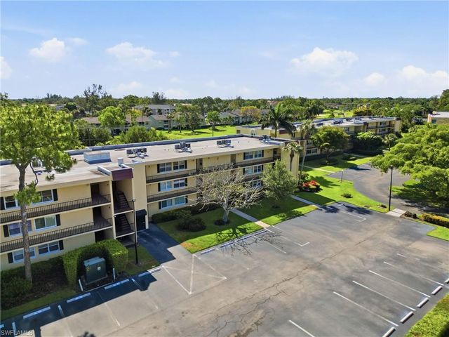 1086 Forest Lakes DR 106, Naples, FL 34105