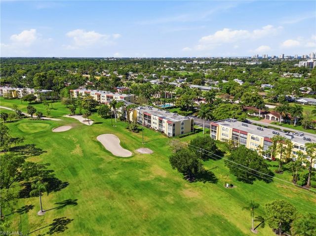 1086 Forest Lakes DR 106, Naples, FL 34105