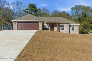 76 Meadow Breeze Road, Sumrall, MS 39482