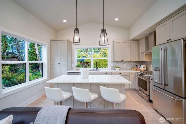 432 20th Ave, Kirkland, WA 98033