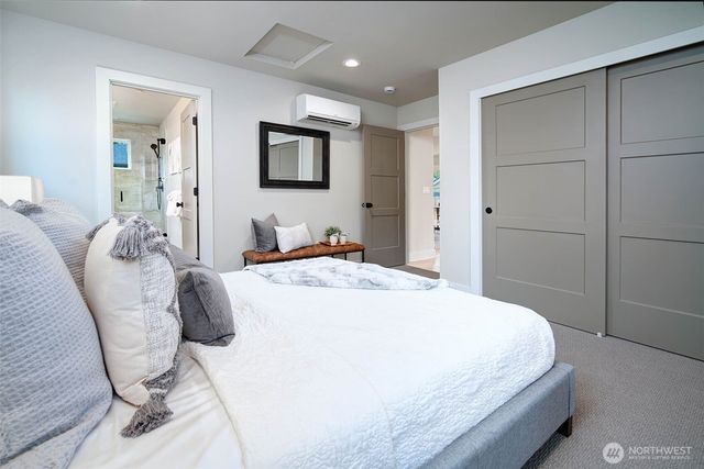 432 20th Ave, Kirkland, WA 98033