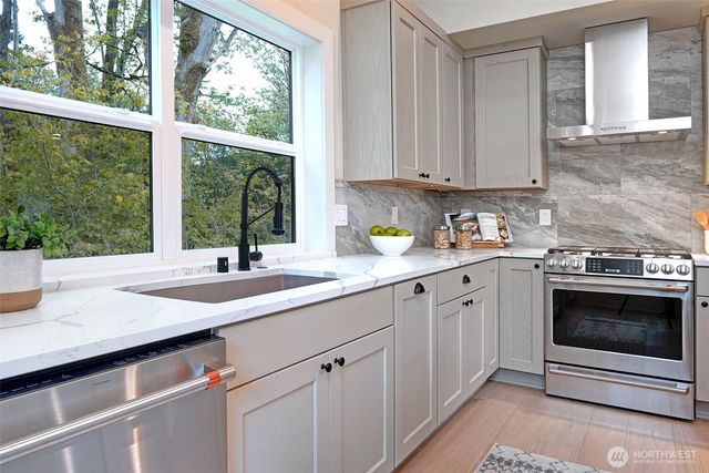 432 20th Ave, Kirkland, WA 98033