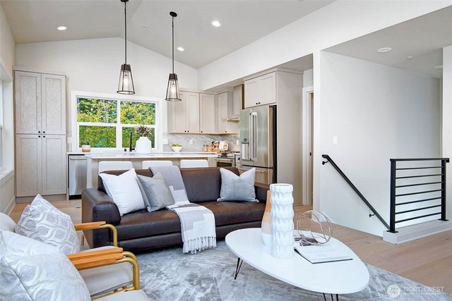 432 20th Ave, Kirkland, WA 98033