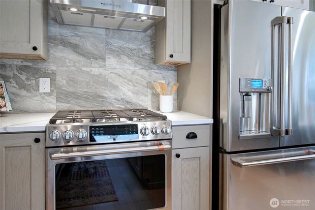 432 20th Ave, Kirkland, WA 98033