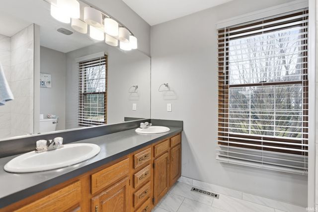 806 Lydia Drive, Warsaw, IN 46582