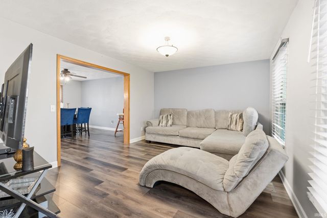 806 Lydia Drive, Warsaw, IN 46582