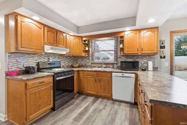 806 Lydia Drive, Warsaw, IN 46582