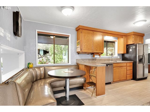 85183 CHEZEM Rd, Eugene, OR 97405