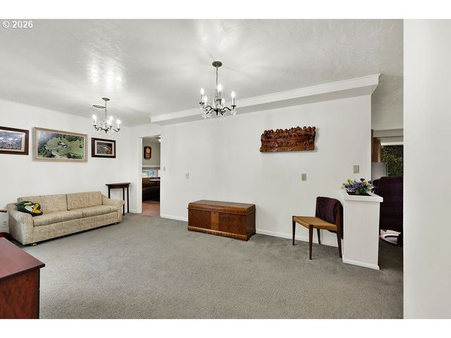 85183 CHEZEM Rd, Eugene, OR 97405