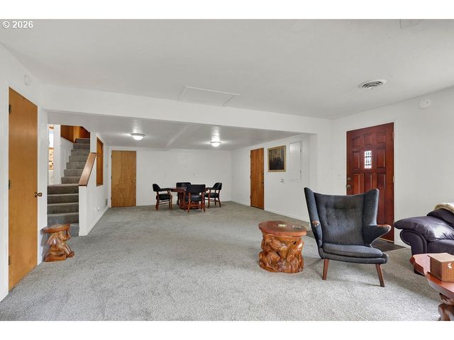 85183 CHEZEM Rd, Eugene, OR 97405