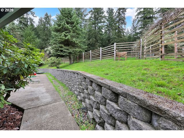 85183 CHEZEM Rd, Eugene, OR 97405