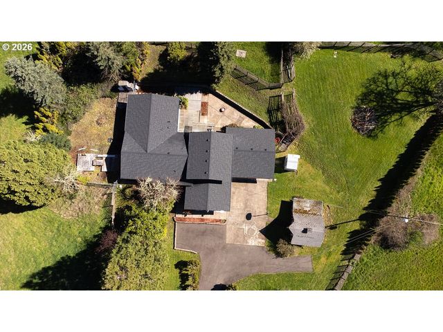 85183 CHEZEM Rd, Eugene, OR 97405