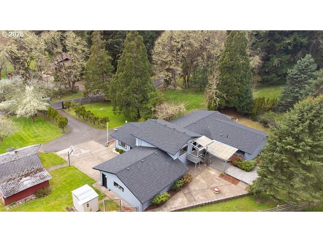 85183 CHEZEM Rd, Eugene, OR 97405