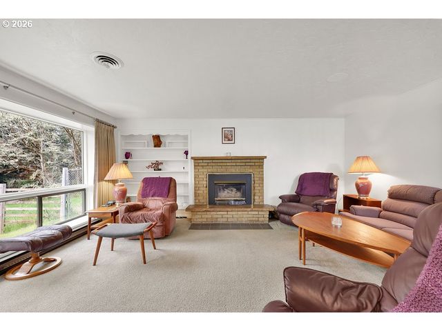 85183 CHEZEM Rd, Eugene, OR 97405