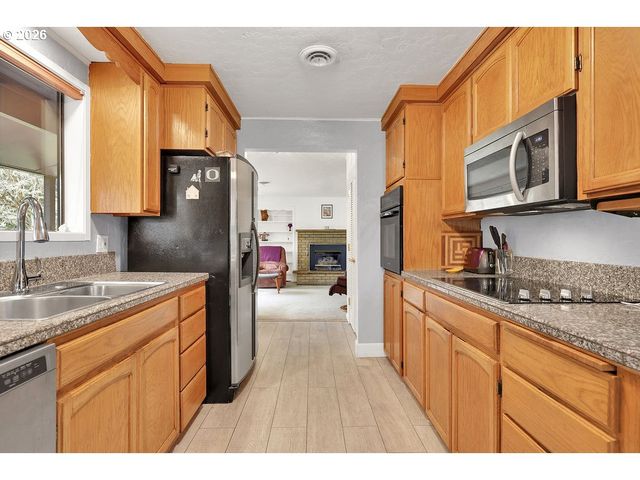 85183 CHEZEM Rd, Eugene, OR 97405