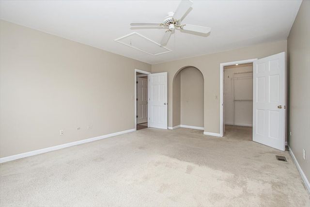 1063 HAMPTON Harbor 1063, Schaumburg, IL 60193
