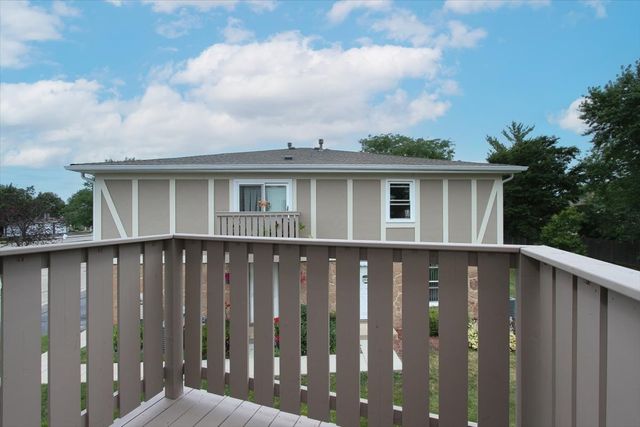 1063 HAMPTON Harbor 1063, Schaumburg, IL 60193