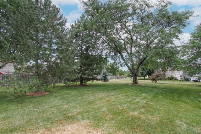 1063 HAMPTON Harbor 1063, Schaumburg, IL 60193