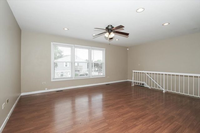 1063 HAMPTON Harbor 1063, Schaumburg, IL 60193