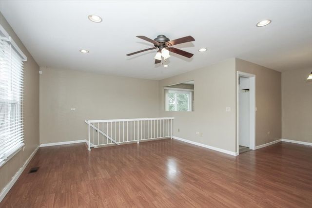 1063 HAMPTON Harbor 1063, Schaumburg, IL 60193