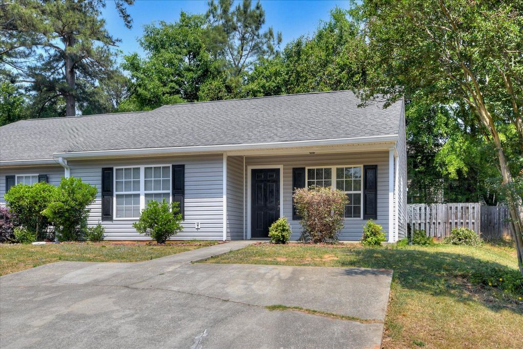 118 Charleston Row Boulevard, Aiken, SC 29803