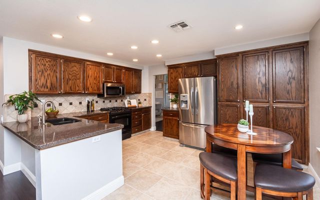 8507 Crosspointe Ct, Antelope, CA 95843