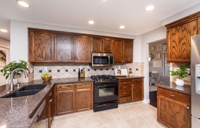 8507 Crosspointe Ct, Antelope, CA 95843