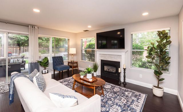 8507 Crosspointe Ct, Antelope, CA 95843