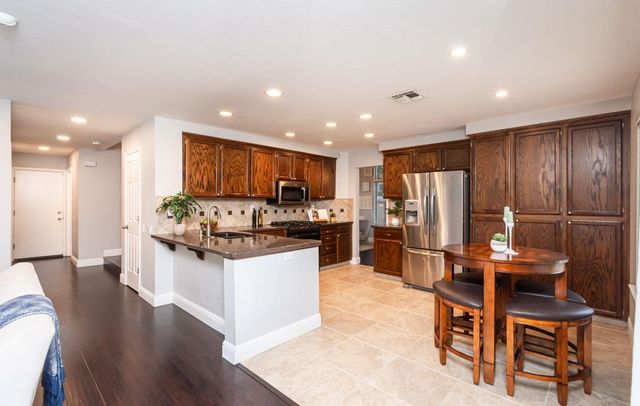 8507 Crosspointe Ct, Antelope, CA 95843