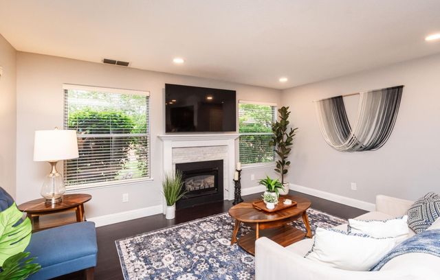 8507 Crosspointe Ct, Antelope, CA 95843