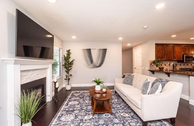 8507 Crosspointe Ct, Antelope, CA 95843