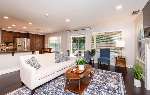 8507 Crosspointe Ct, Antelope, CA 95843