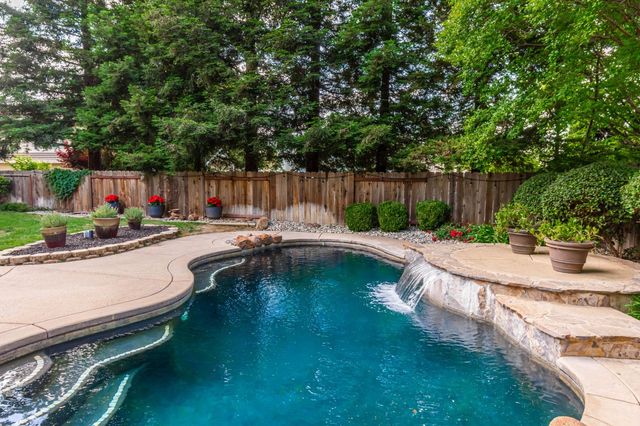 8507 Crosspointe Ct, Antelope, CA 95843