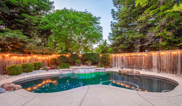 8507 Crosspointe Ct, Antelope, CA 95843