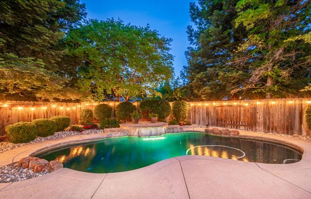 8507 Crosspointe Ct, Antelope, CA 95843