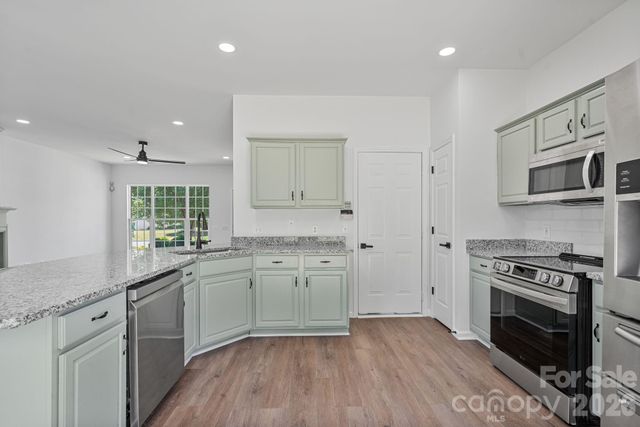 10410 Roundleaf Drive, Charlotte, NC 28213