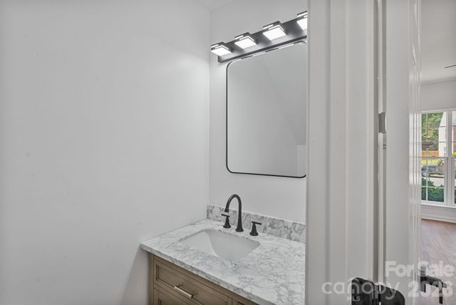 10410 Roundleaf Drive, Charlotte, NC 28213