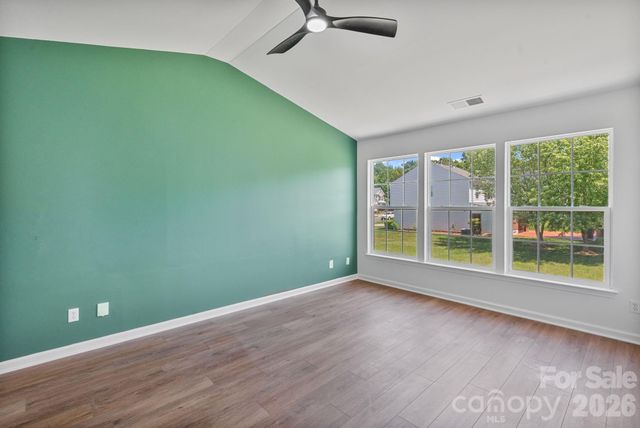 10410 Roundleaf Drive, Charlotte, NC 28213
