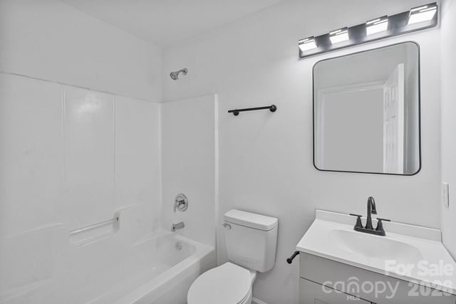 10410 Roundleaf Drive, Charlotte, NC 28213