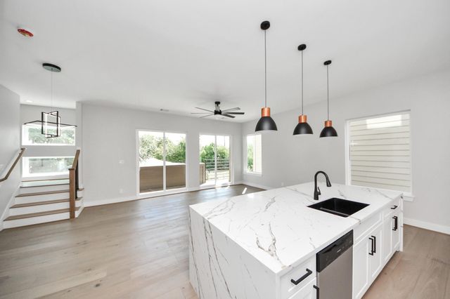 322 E 35 Th Street, Houston, TX 77018