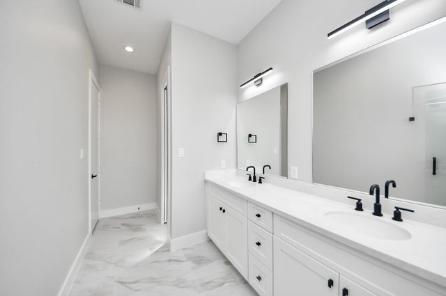 322 E 35 Th Street, Houston, TX 77018