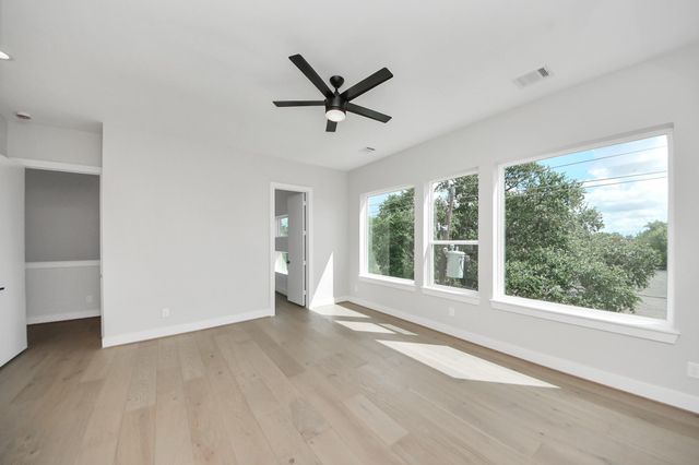 322 E 35 Th Street, Houston, TX 77018