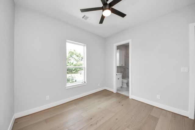 322 E 35 Th Street, Houston, TX 77018