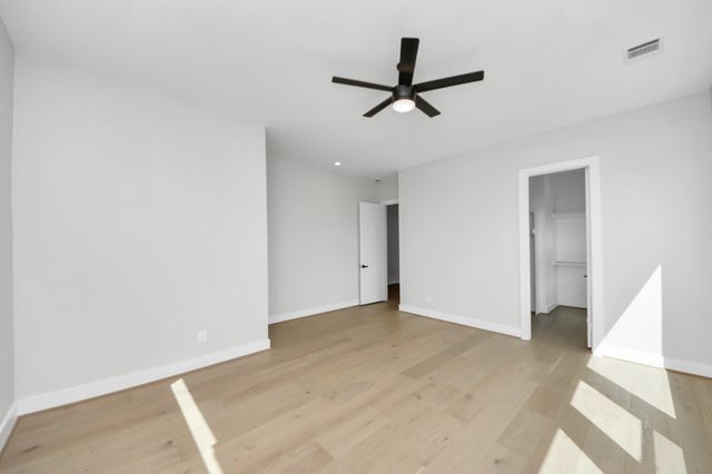 322 E 35 Th Street, Houston, TX 77018