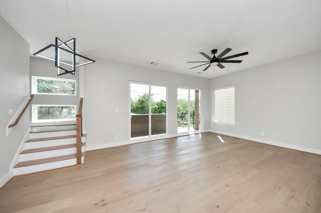 322 E 35 Th Street, Houston, TX 77018