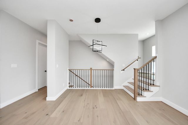 322 E 35 Th Street, Houston, TX 77018