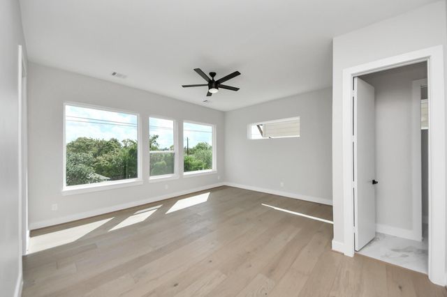 322 E 35 Th Street, Houston, TX 77018